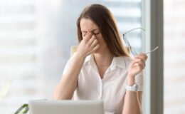 Bildschirmarbeit ohne müde Augen: 20-20-20-Regel & Arbeitsplatz-Setup