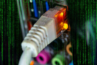 Firewall Konfiguration mit UFW oder nftables